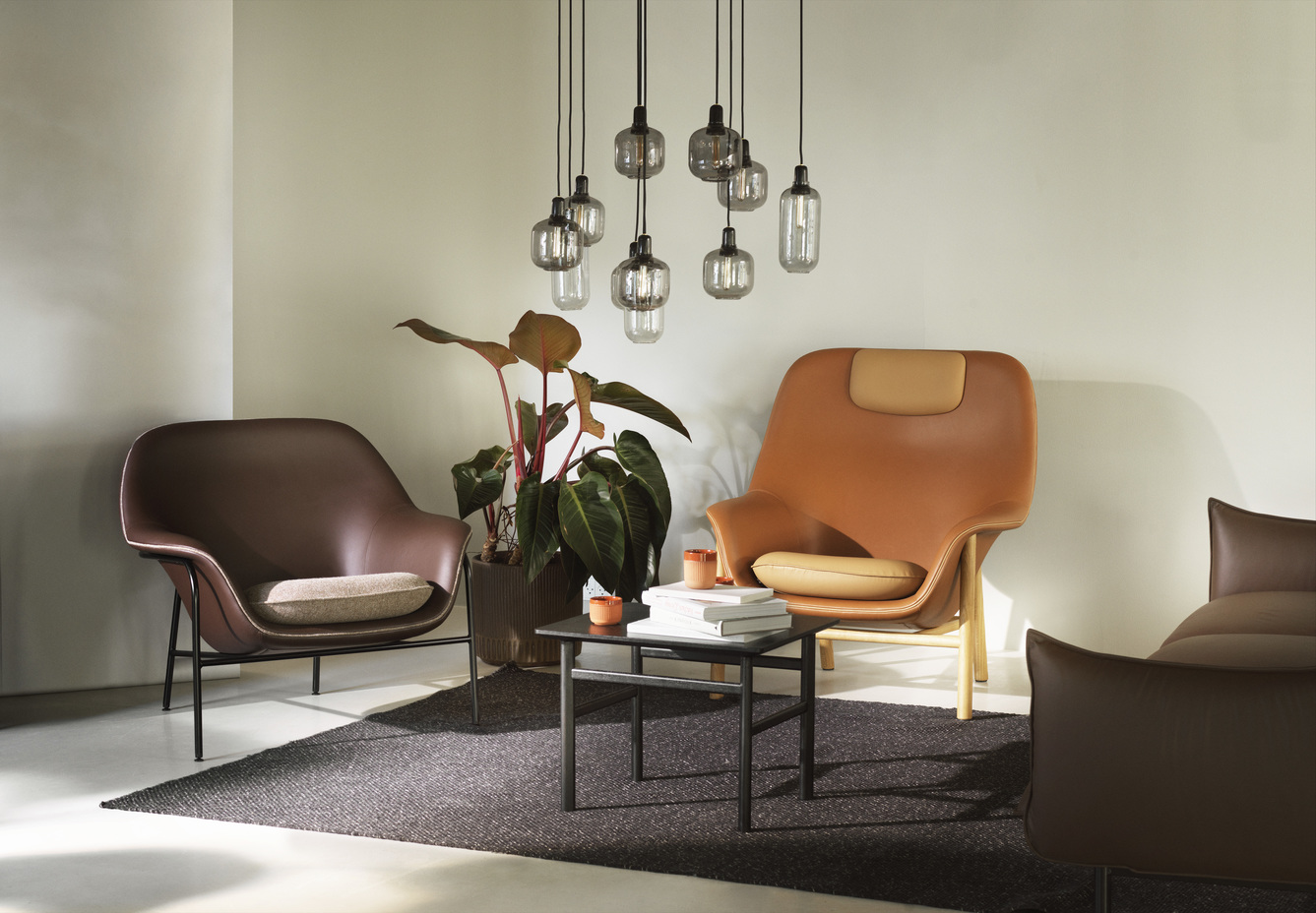 DRAPE LOUNGE CHAIR LOW STEEL